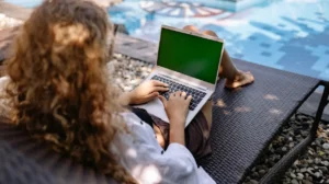 15 Advantages and Disadvantages of Remote Jobs for Employees